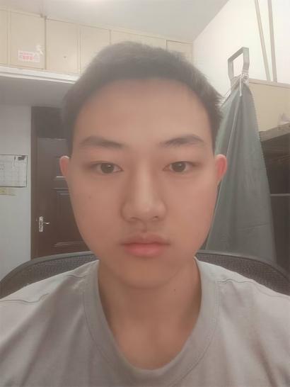 王哲哲